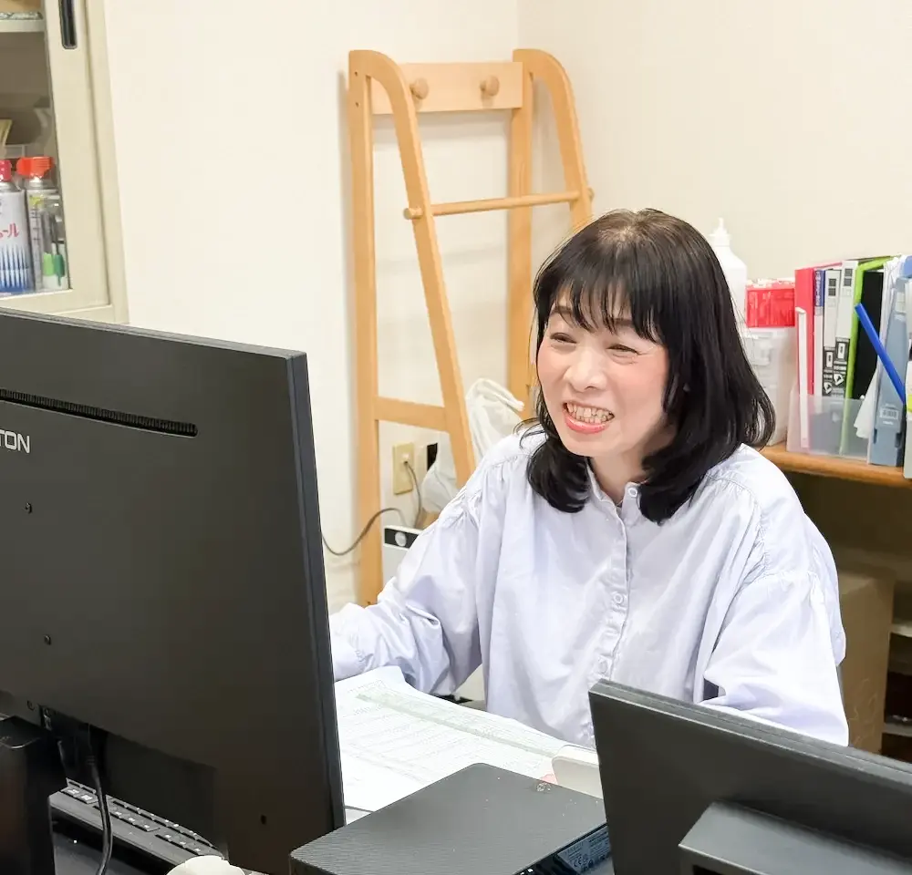 事務 楠本 由美子