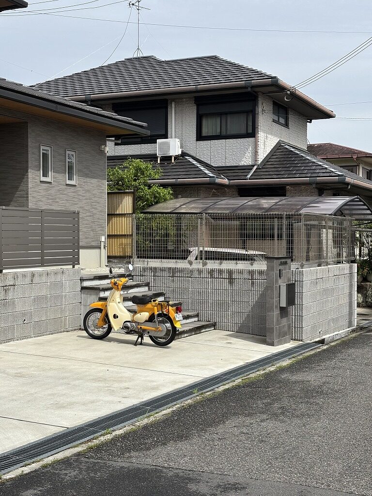 河内長野市 外壁吹付塗装・玄関扉塗装