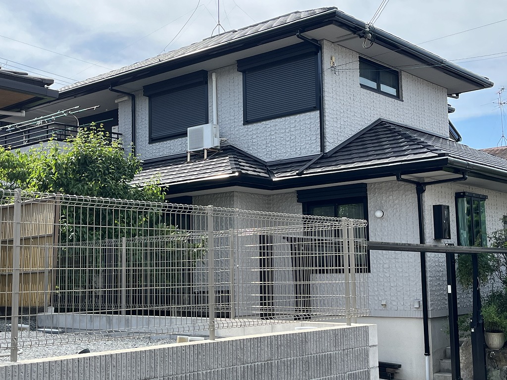 河内長野市 外壁吹付塗装・玄関扉塗装