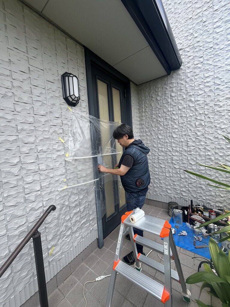 河内長野市 外壁吹付塗装・玄関扉塗装