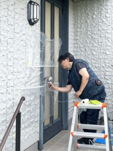 高石市　リフォーム店　外壁塗装　施行中